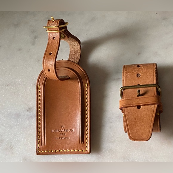 Louis Vuitton luggage Tag 🏷️ - Picture 1 of 5